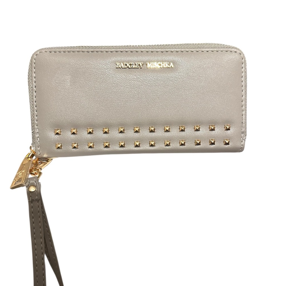 Badgley Mischka Taupe NWT Wristlet with Gold Studs. Outside Phone Pocket.